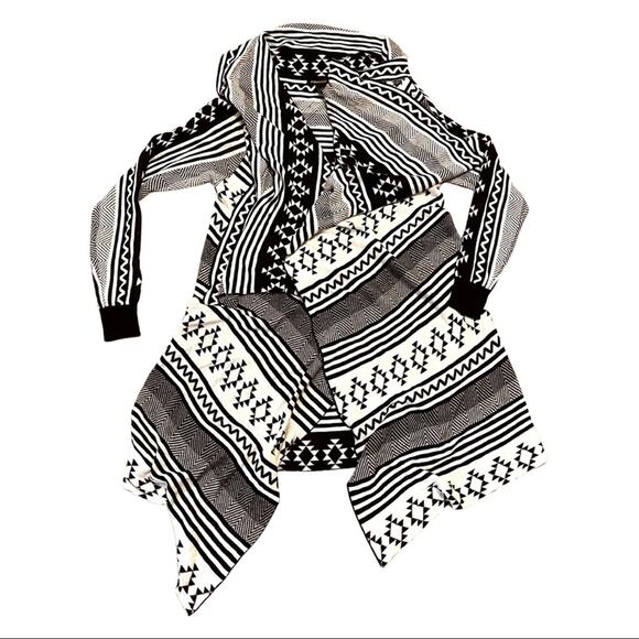 BCBG MAXAZRIA western aztec cascade front cardigan size SMALL 100% VISCOSE black - Picture 5 of 14